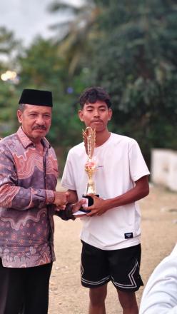 PENYERAHAN HADIAH SEMI FUTSAL