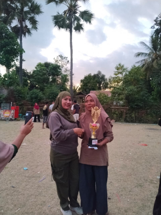 PENYERAHAN HADIAH LOMBA VOLLY